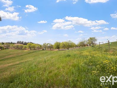 22 Golden Ash Rise, Kangaroo Gully WA 6255