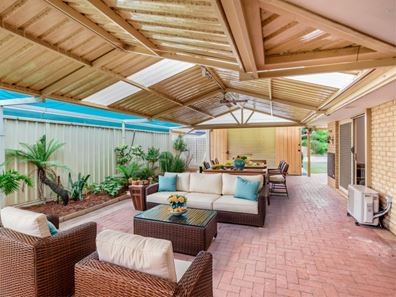 11 Crowlin Gardens, Seville Grove WA 6112