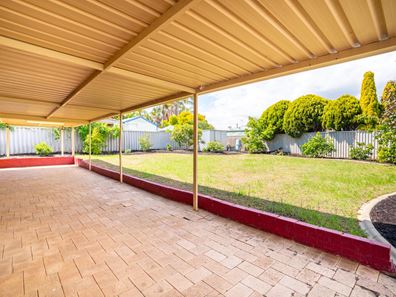 64 Cuthbertson Drive, Cooloongup WA 6168