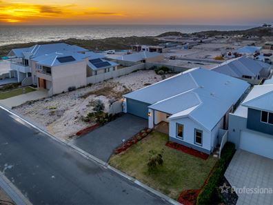 36 Seabreeze Drive, Yanchep WA 6035