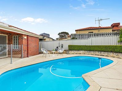 11 ST PATRICK CLOSE, Stirling WA 6021