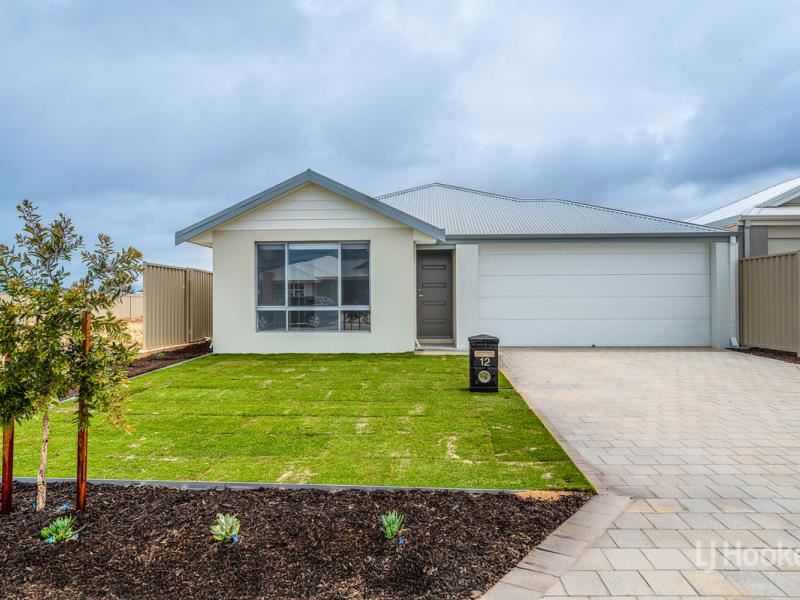 12 Arno Way, Golden Bay WA 6174