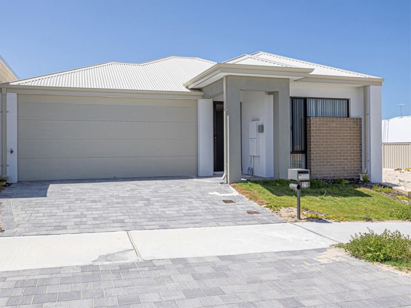 25 Paddle Way, Yanchep WA 6035