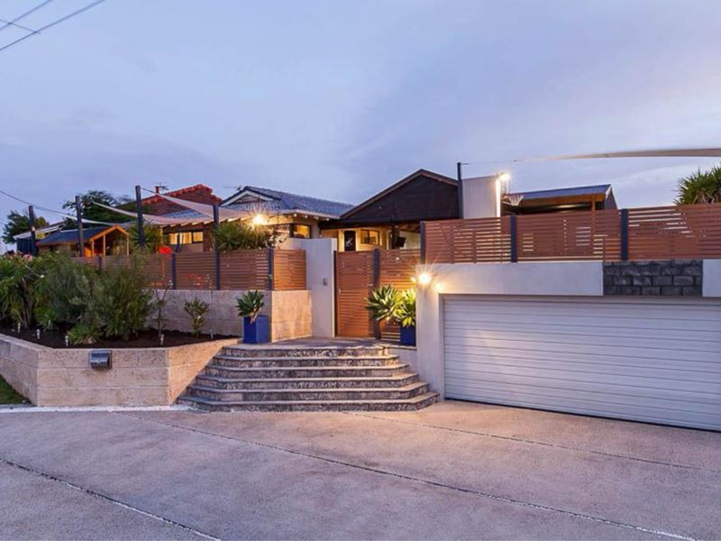 2 Debenham Way, Hillarys