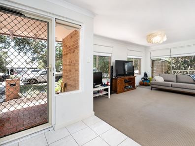 2/39 Boreham Street, Cottesloe WA 6011