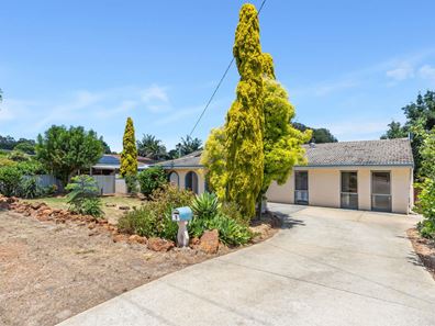 9 Blamire Road, Kalamunda WA 6076