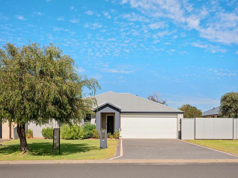 45 Swan Avenue, Millbridge WA 6232