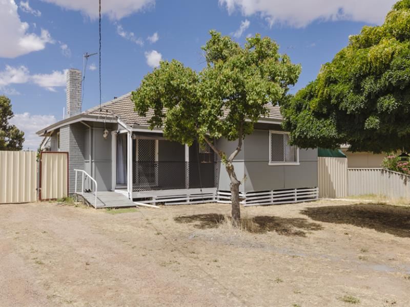 82 Fox Street, Narrogin