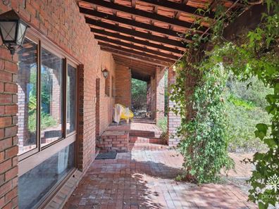 9 Boya Crescent, Boya WA 6056