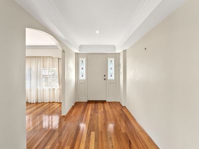 3 Keble Heights, College Grove WA 6230