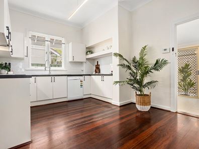 52 Grand Promenade, Bayswater WA 6053