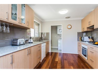 37 Kemmish Avenue, Parmelia WA 6167