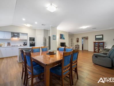 14 Hardwick Boulevard, Canning Vale WA 6155