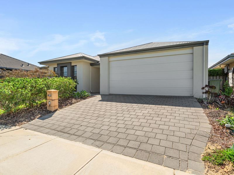 6 Lobella Way, Aveley