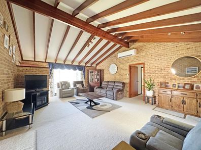 11 Ingleton Place, West Beach WA 6450