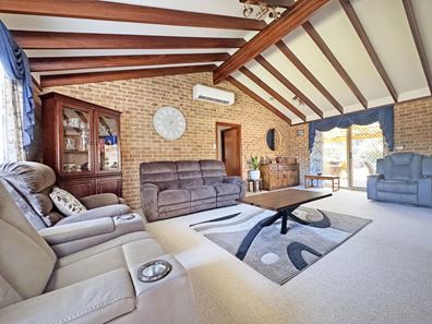 11 Ingleton Place, West Beach WA 6450