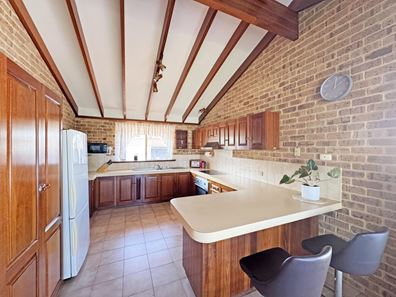 11 Ingleton Place, West Beach WA 6450