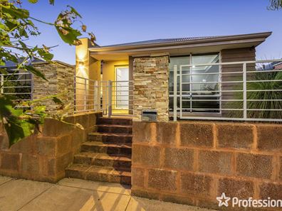 8 Mccavanah Road, Byford WA 6122