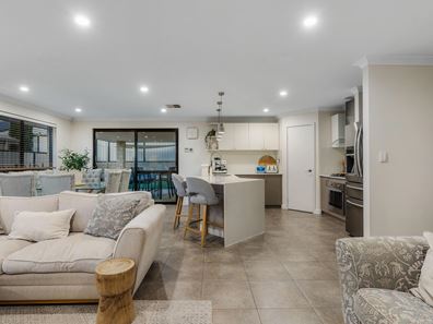 6 Henson Way, Clarkson WA 6030