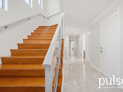 4B Vesta Crescent, Shelley WA 6148