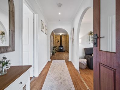 7 St Laurent Close, Greenfields WA 6210