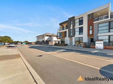 18 Moonlight Street, North Coogee WA 6163