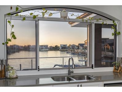 6 Gunwale Elbow, Geographe WA 6280