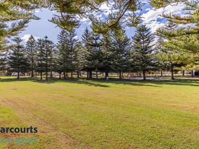 10 Madras Cres, Port Kennedy WA 6172