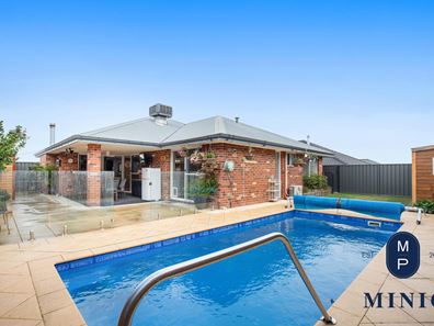 17 Fairchild Drive, Baldivis WA 6171