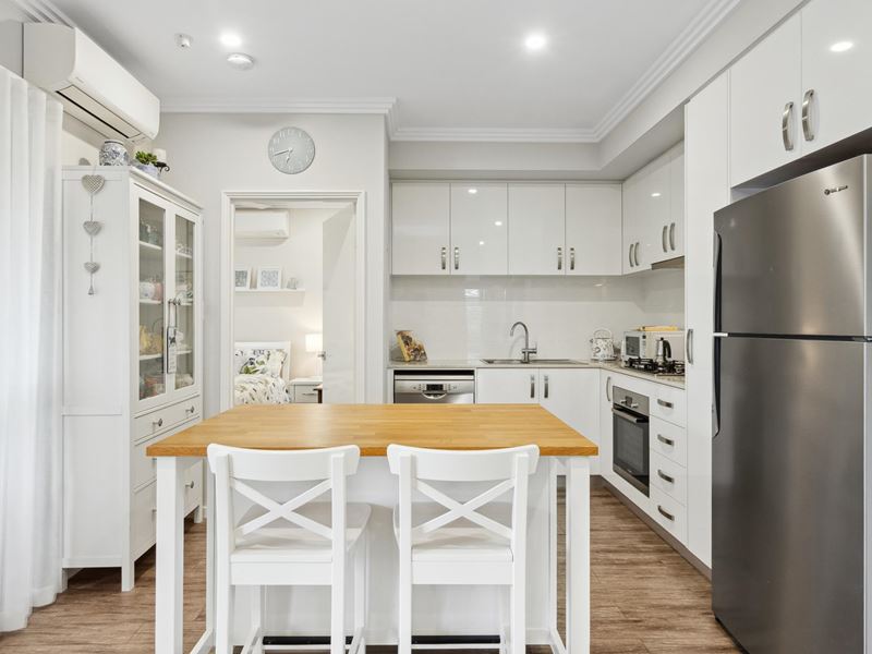 4/34 Halley Street, Innaloo WA 6018