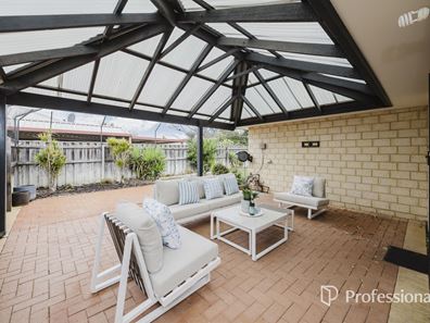 11 Balladonia Drive, Ellenbrook WA 6069