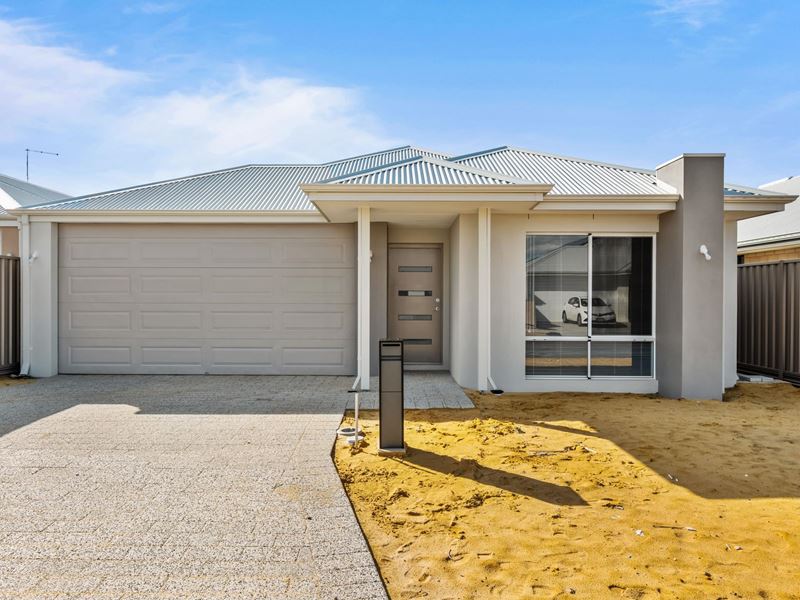 17 Desert Pea Loop, Piara Waters WA 6112