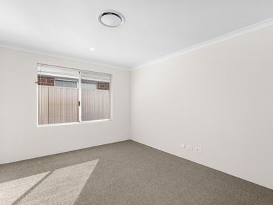 17 Desert Pea Loop, Piara Waters WA 6112