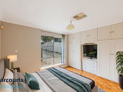 20 Whitworth Avenue, Girrawheen WA 6064