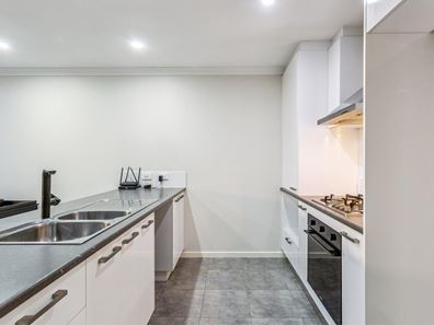 23/12 Loder Way, South Guildford WA 6055