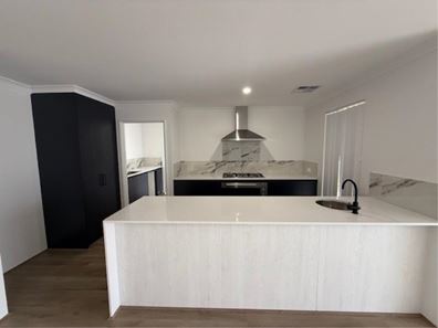 226 Hamilton Rd, Spearwood WA 6163
