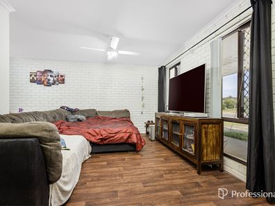 29 Abraham Street, Karloo WA 6530