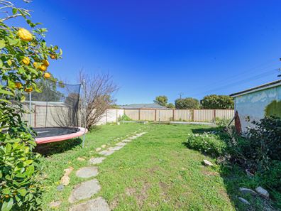 355 Railway Avenue, Armadale WA 6112