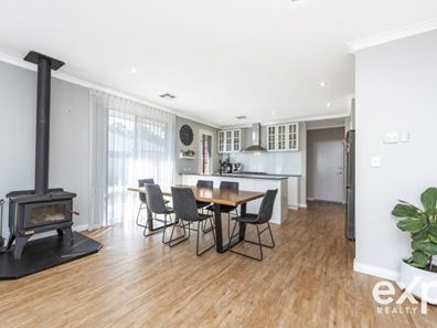 4 Harrison  Way, Waroona WA 6215