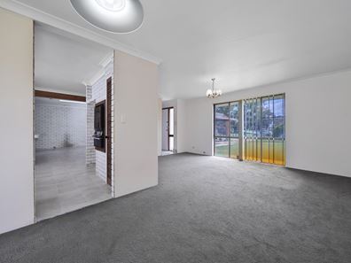 35 Longfield Road, Maddington WA 6109