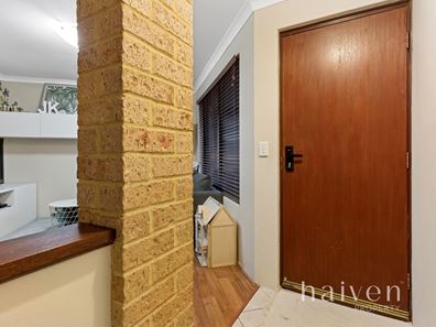 17 HOLYROOD CLOSE, Orelia WA 6167