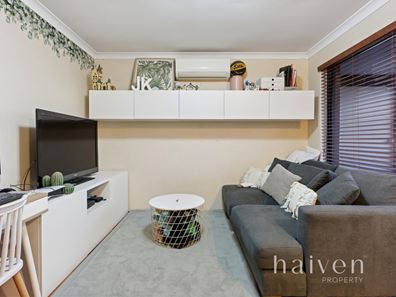 17 HOLYROOD CLOSE, Orelia WA 6167
