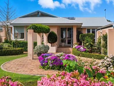 69 Gifford Road, Dunsborough WA 6281