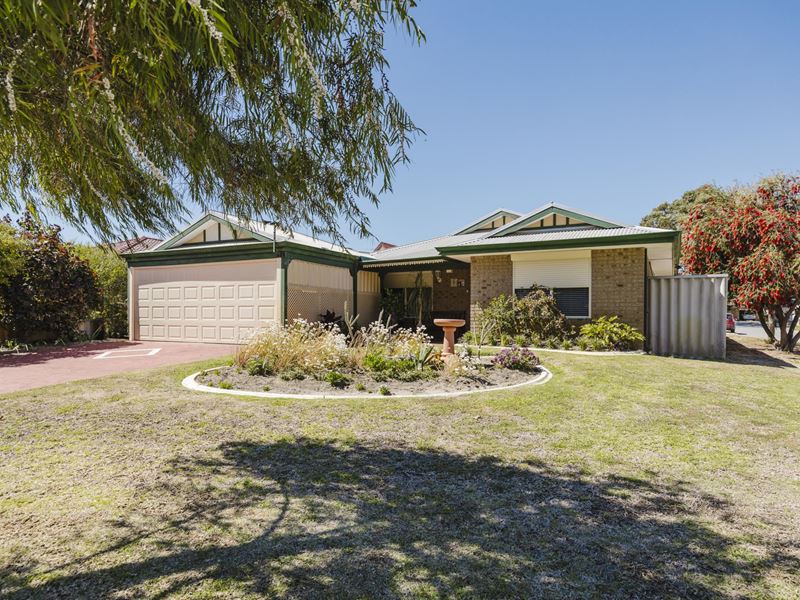 8 Uluru Gardens, Ballajura