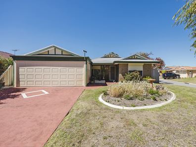 8 Uluru Gardens, Ballajura WA 6066
