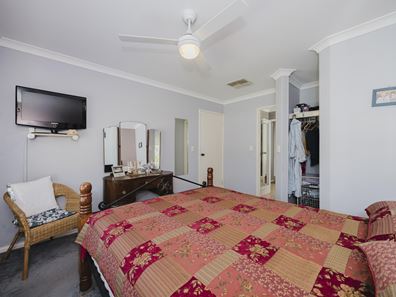 8 Uluru Gardens, Ballajura WA 6066