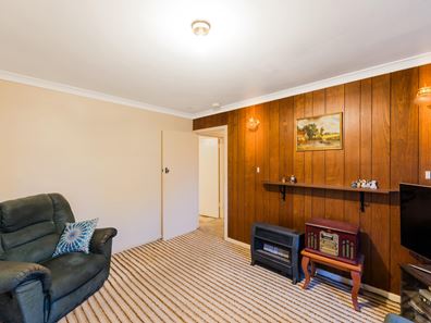 43 Hollybush Way, Kelmscott WA 6111
