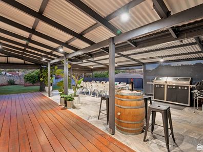2 Drummond Court, Kelmscott WA 6111