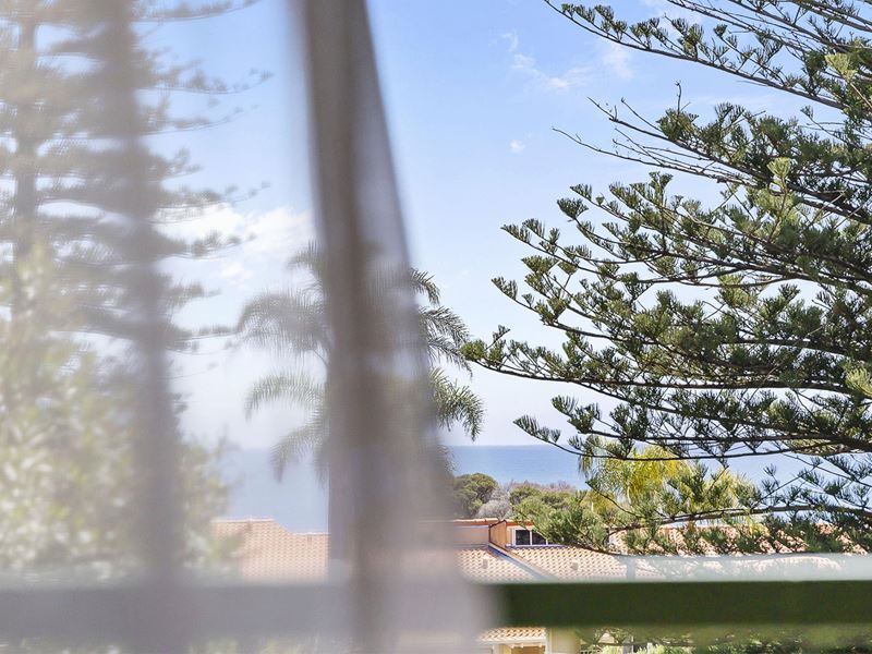 4/19 Broome Street, Cottesloe