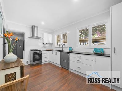4/15 Lupton Way, Lockridge WA 6054